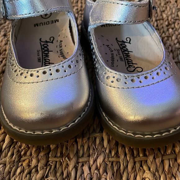 Footmates silver maryjanes - Picture 4 of 4